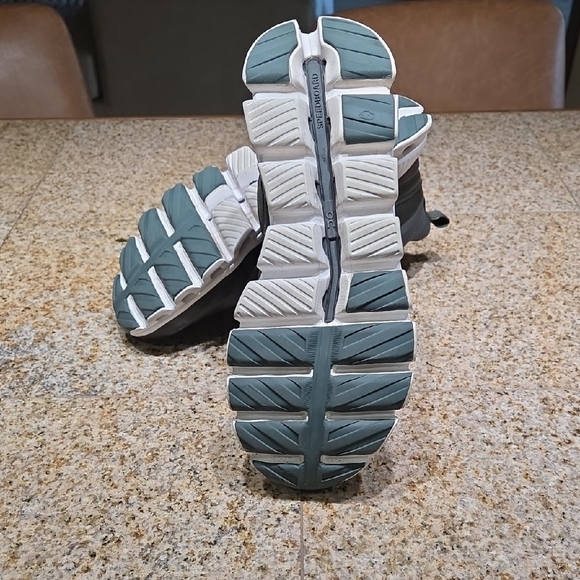 On Running Men's Olive and White Sneakers - Picture 5 of 6